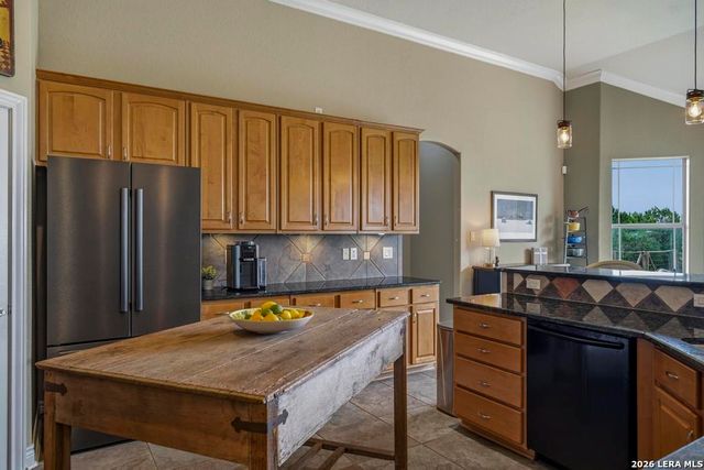 101 SHADY RIDGE DR, Boerne, TX 78006
