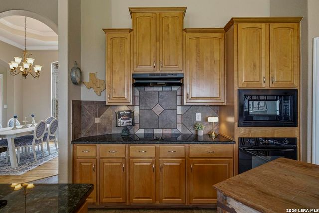 101 SHADY RIDGE DR, Boerne, TX 78006