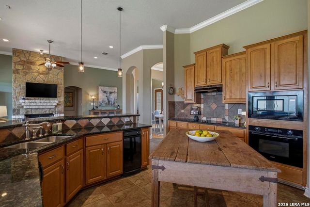 101 SHADY RIDGE DR, Boerne, TX 78006