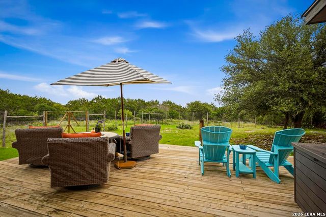 101 SHADY RIDGE DR, Boerne, TX 78006