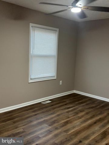 2121 N ANVIL LN, Temple Hills, MD 20748