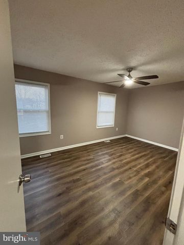 2121 N ANVIL LN, Temple Hills, MD 20748