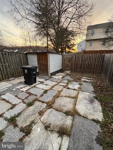 2121 N ANVIL LN, Temple Hills, MD 20748