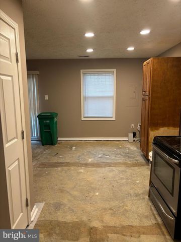 2121 N ANVIL LN, Temple Hills, MD 20748