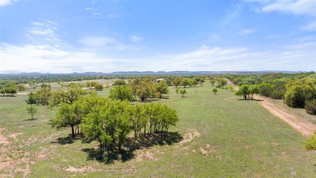 795 Gibson RD, Johnson City, TX 78636