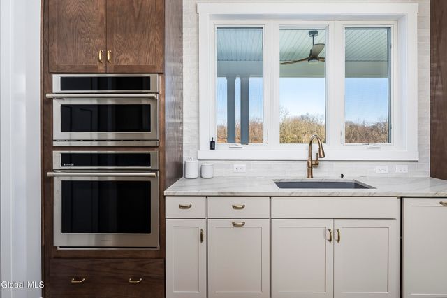 811 Walden's Pond Road, Guilderland, NY 12203