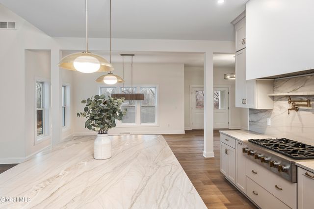 811 Walden's Pond Road, Guilderland, NY 12203