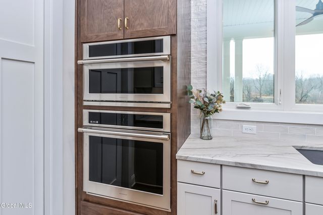 811 Walden's Pond Road, Guilderland, NY 12203