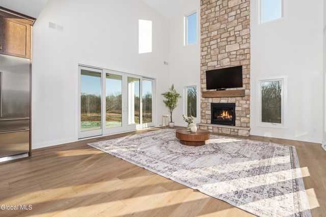 811 Walden's Pond Road, Guilderland, NY 12203