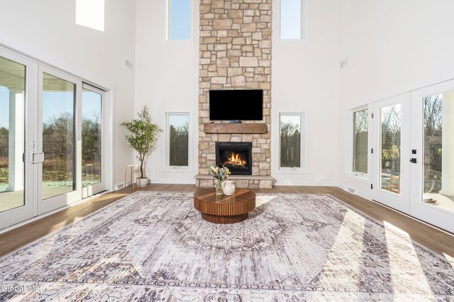 811 Walden's Pond Road, Guilderland, NY 12203