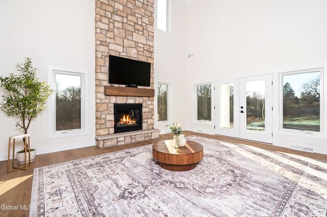 811 Walden's Pond Road, Guilderland, NY 12203