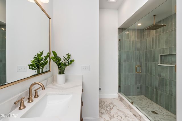 811 Walden's Pond Road, Guilderland, NY 12203