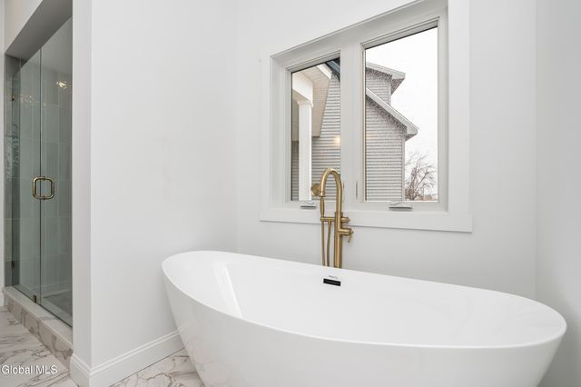 811 Walden's Pond Road, Guilderland, NY 12203