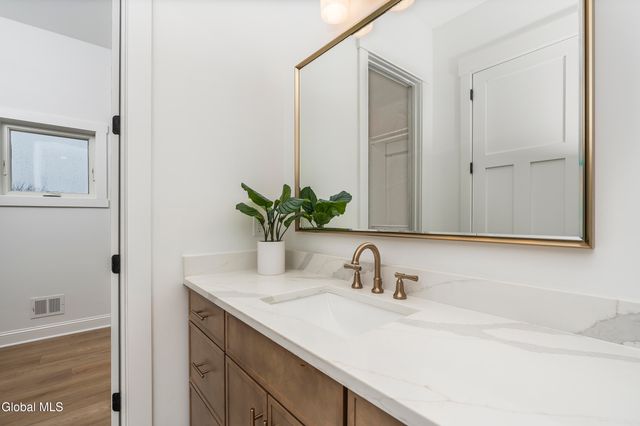 811 Walden's Pond Road, Guilderland, NY 12203