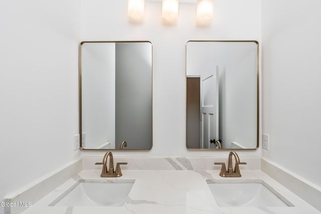 811 Walden's Pond Road, Guilderland, NY 12203