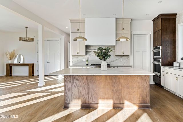 811 Walden's Pond Road, Guilderland, NY 12203