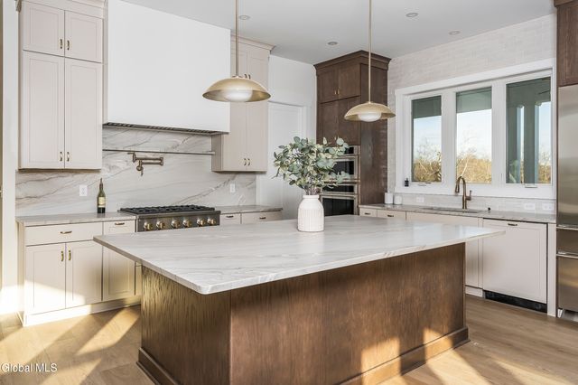 811 Walden's Pond Road, Guilderland, NY 12203