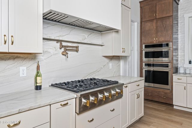 811 Walden's Pond Road, Guilderland, NY 12203