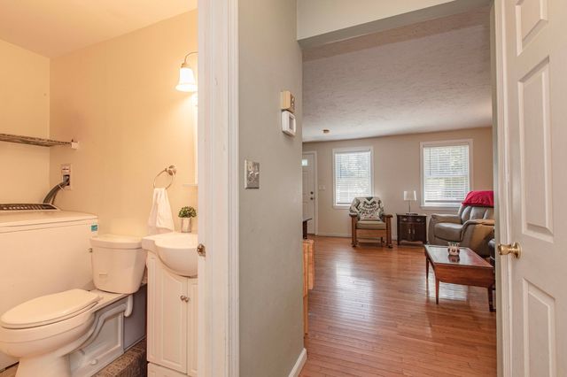 453 Turnpike Street 24, Easton, MA 02375