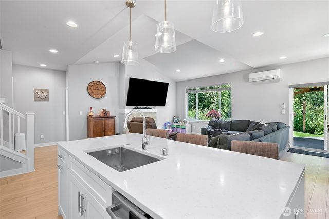 8971 Garibaldi Court, Blaine, WA 98230