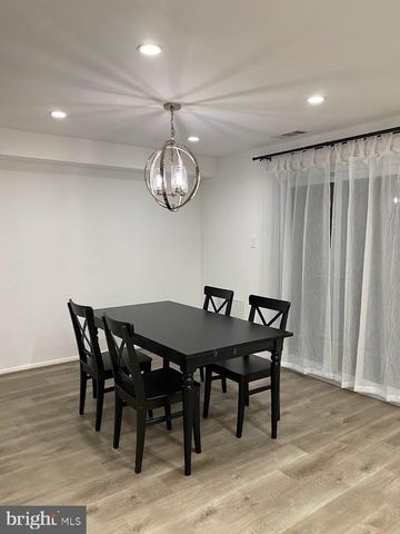 1004 WARWICK CT, Sterling, VA 20164