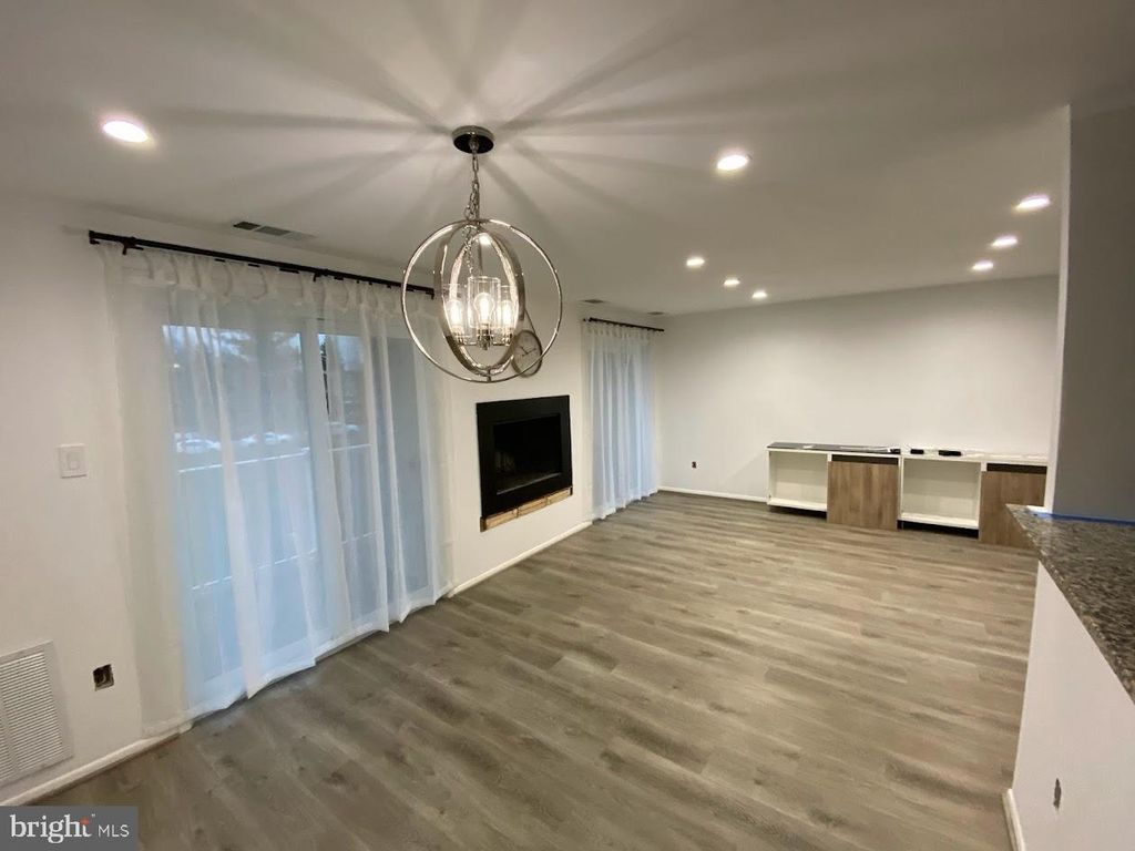 1004 WARWICK CT, Sterling, VA 20164