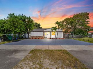521 SW 64th Court, Miami, FL 33144