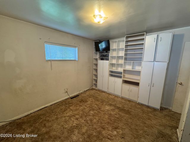 9212 Vevey Rd, Louisville, KY 40291