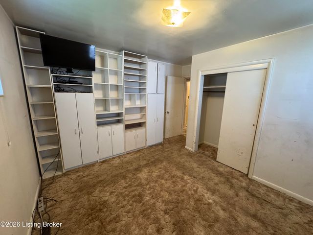 9212 Vevey Rd, Louisville, KY 40291