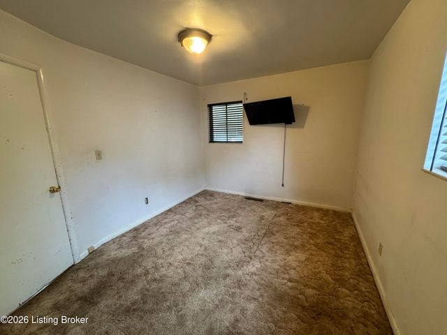 9212 Vevey Rd, Louisville, KY 40291
