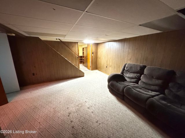 9212 Vevey Rd, Louisville, KY 40291