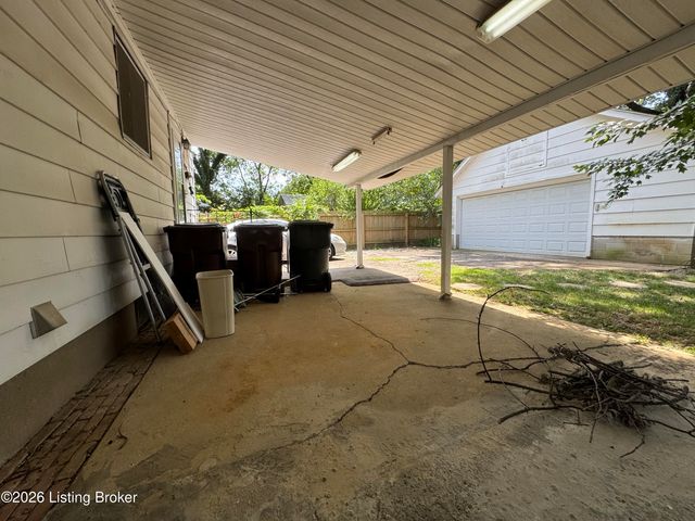 9212 Vevey Rd, Louisville, KY 40291
