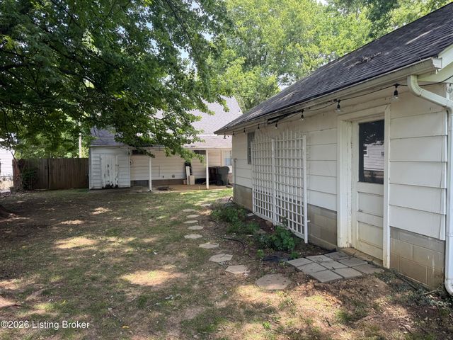 9212 Vevey Rd, Louisville, KY 40291