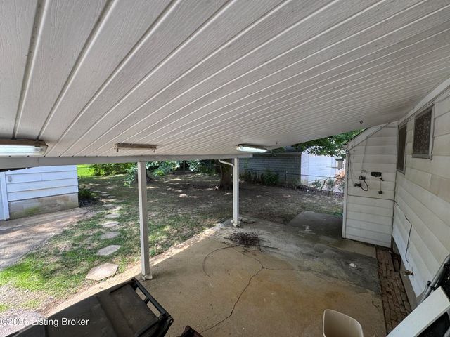 9212 Vevey Rd, Louisville, KY 40291