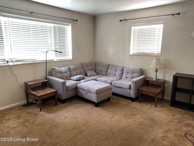 9212 Vevey Rd, Louisville, KY 40291