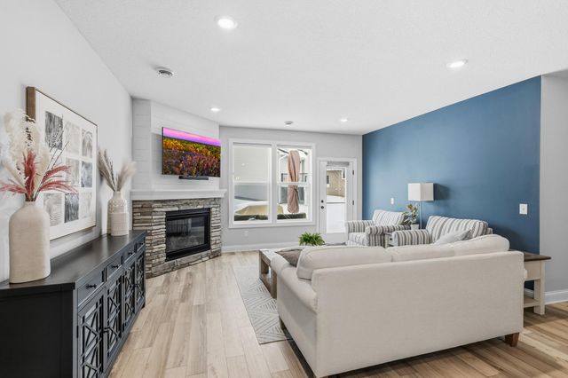 3347 Mulberry, Woodbury, MN 55129