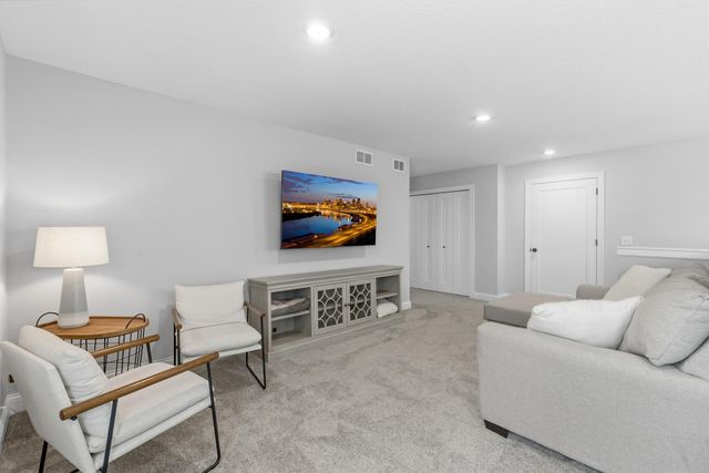 3347 Mulberry, Woodbury, MN 55129