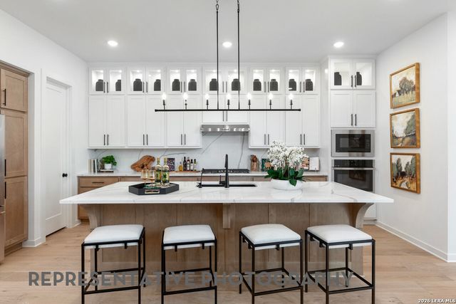 247 White Oak, Castroville, TX 78009