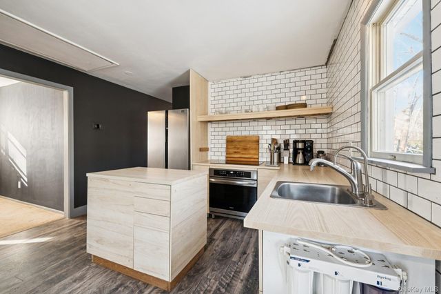 176 Maple Avenue, Flanders, NY 11901