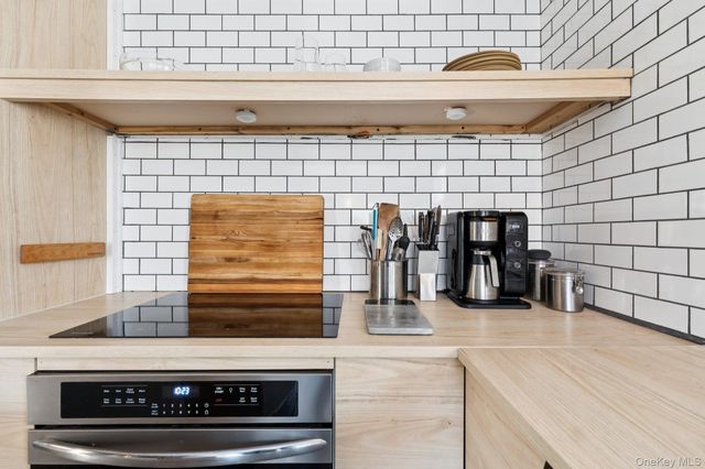 176 Maple Avenue, Flanders, NY 11901