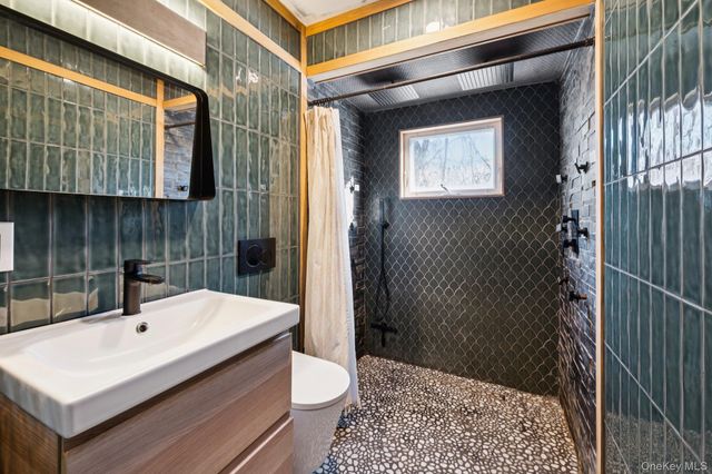 176 Maple Avenue, Flanders, NY 11901