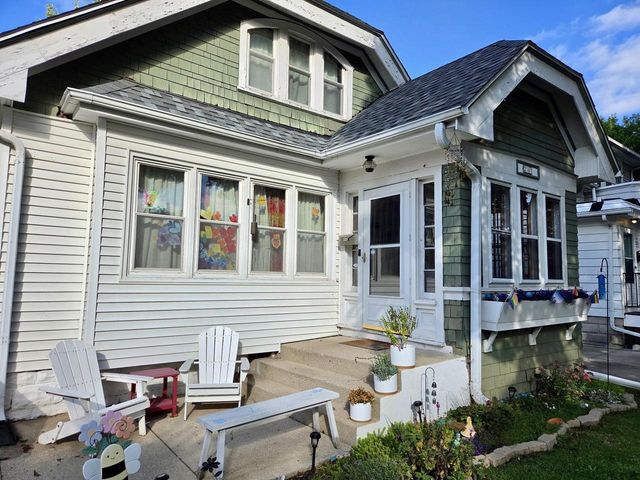 2367 N 70th STREET, Wauwatosa, WI 53213