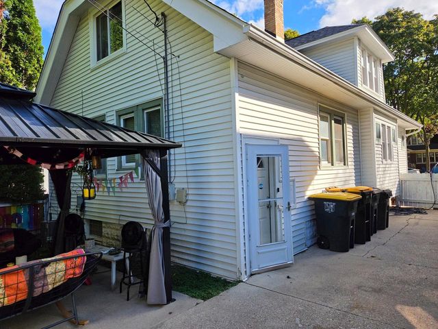2367 N 70th STREET, Wauwatosa, WI 53213