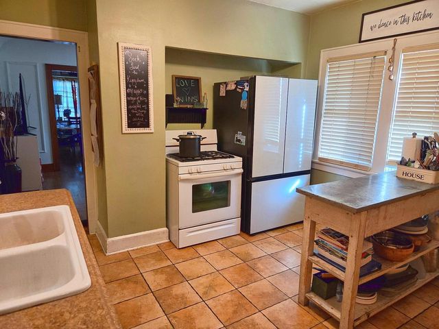 2367 N 70th STREET, Wauwatosa, WI 53213