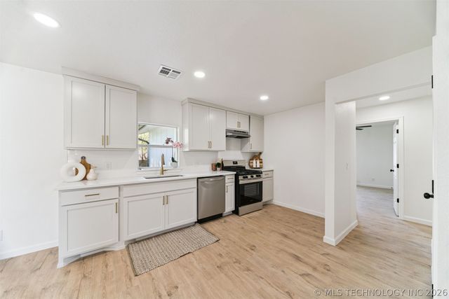 2934 W 68th Street, Tulsa, OK 74132