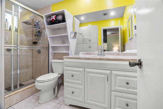 5297 NW 190th Ln, Miami Gardens, FL 33055