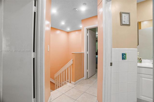 5297 NW 190th Ln, Miami Gardens, FL 33055