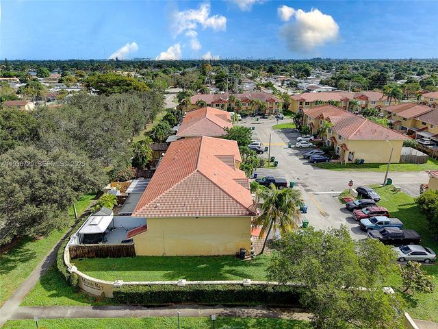 5297 NW 190th Ln, Miami Gardens, FL 33055