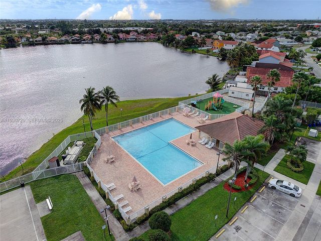 5297 NW 190th Ln, Miami Gardens, FL 33055