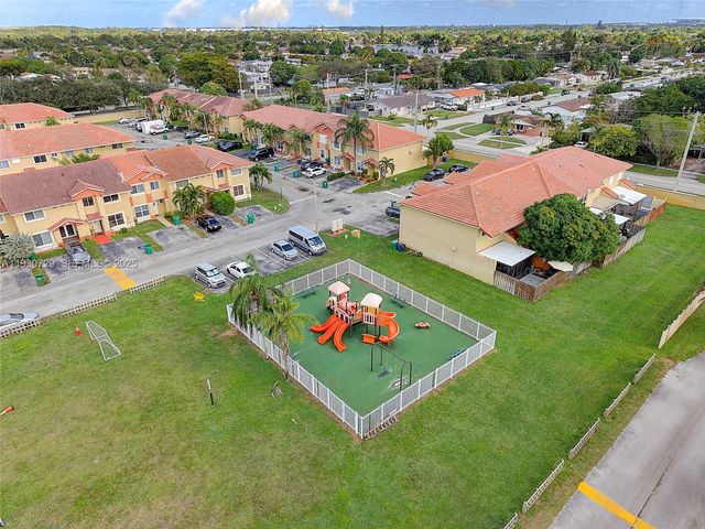 5297 NW 190th Ln, Miami Gardens, FL 33055